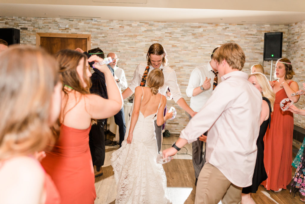 Mount Vernon Canyon Club Wedding Dancing 